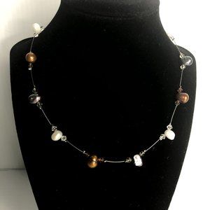 Wire necklace with white, brown and black pearl
